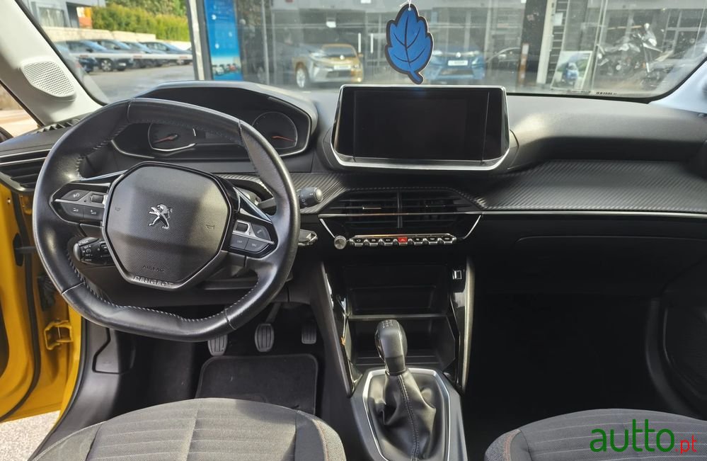2020' Peugeot 208 photo #6