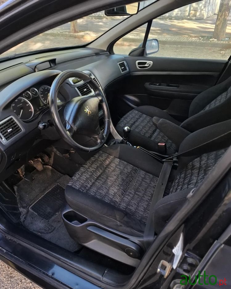 2005' Peugeot 307 Break photo #6