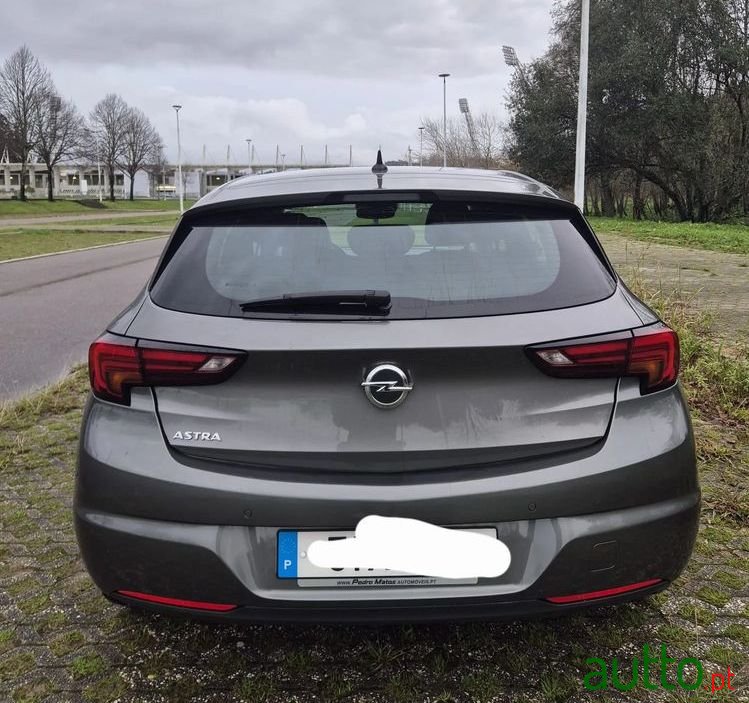 2019' Opel Astra 1.0 Dynamic S/S photo #3