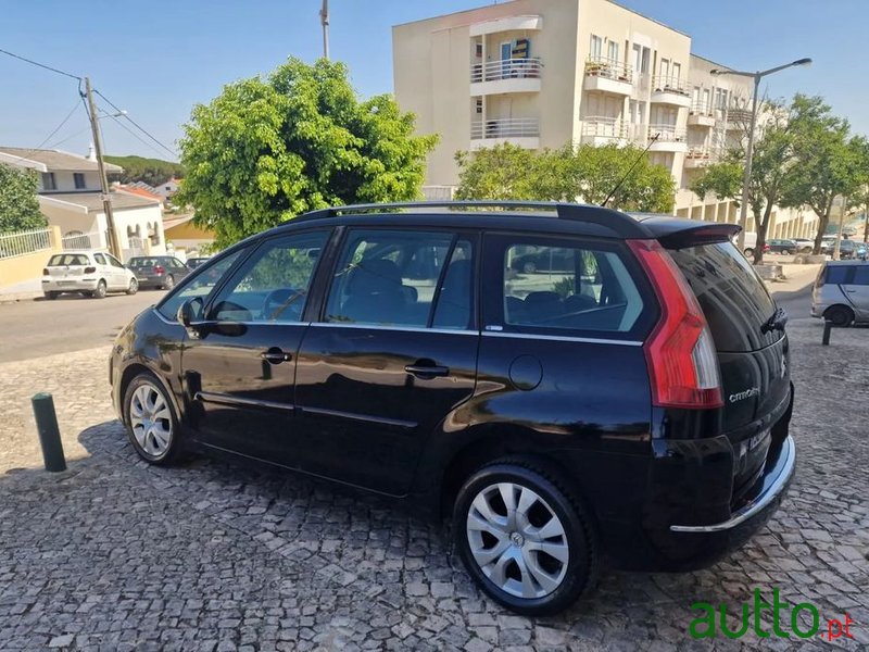 2008' Citroen C4 Grand Picasso photo #2