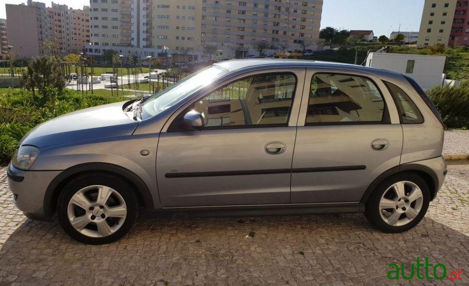 2005' Opel Corsa 1.3 Cdti Silver photo #2