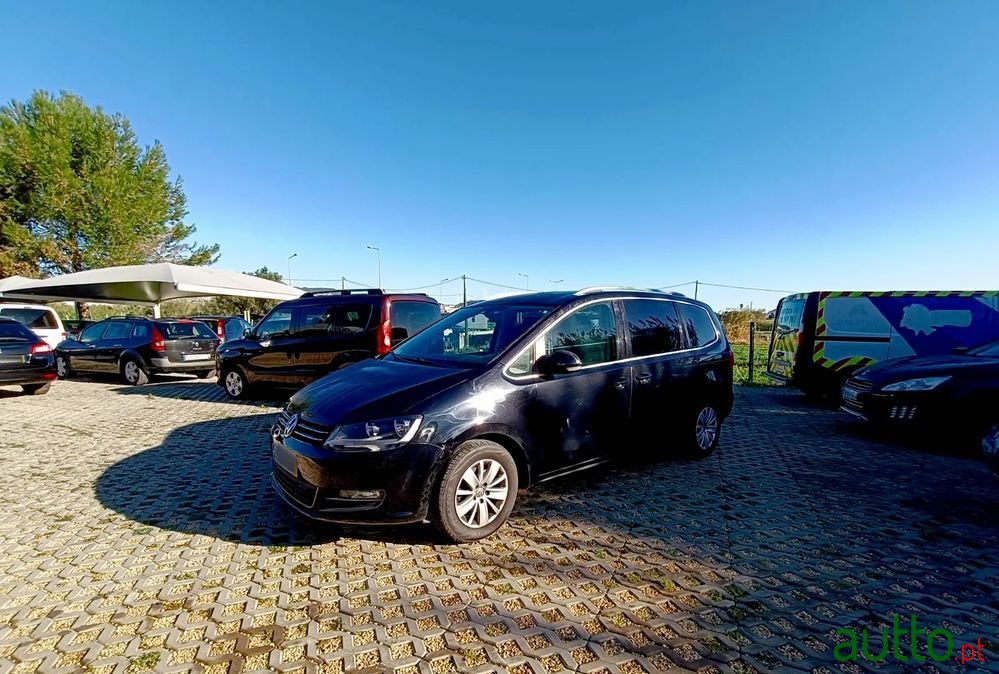 2010' Volkswagen Sharan photo #4