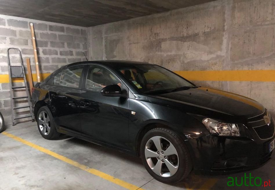 2009' Chevrolet Cruze photo #2