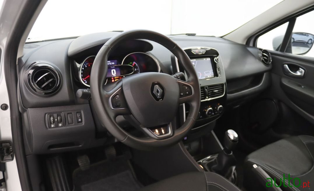 2019' Renault Clio photo #3