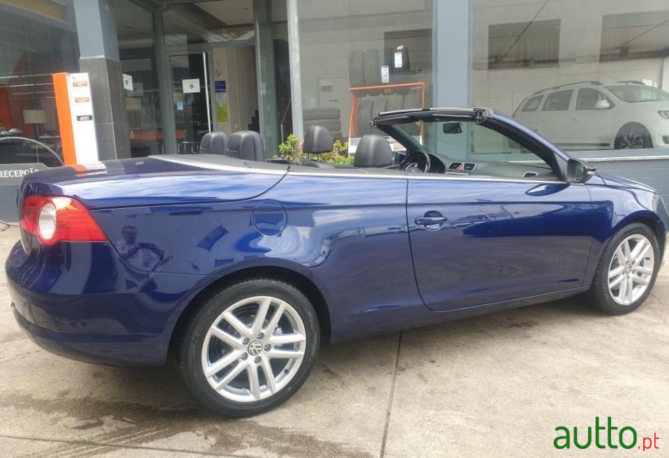 2009' Volkswagen Eos photo #6