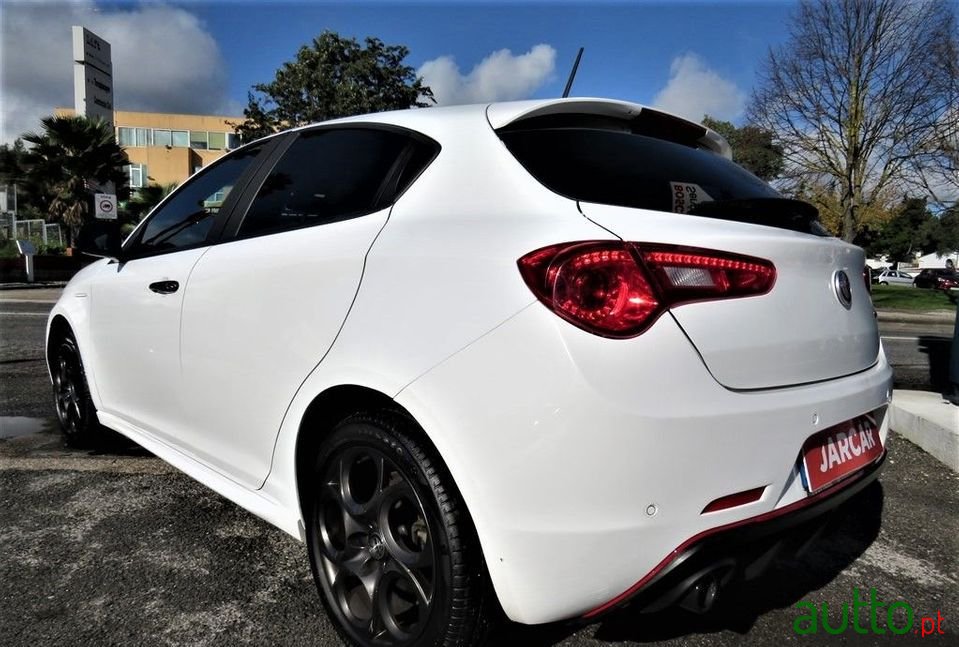 2019' Alfa Romeo Giulietta photo #4