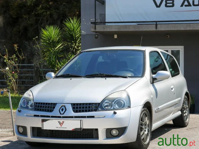 2000' Renault Clio Sport photo #1