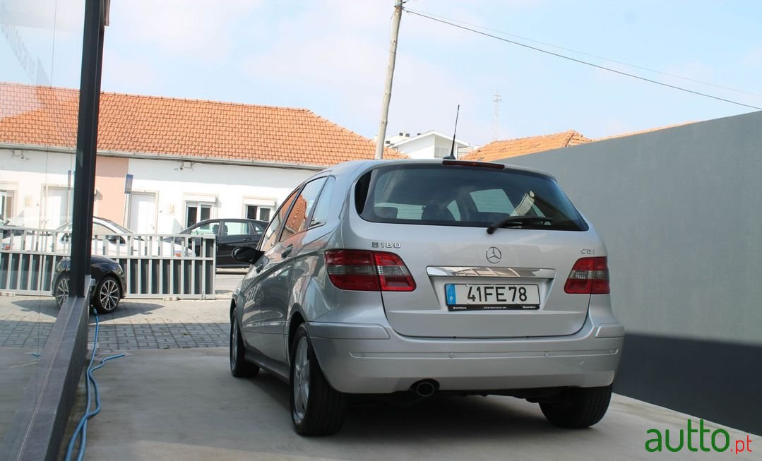 2008' Mercedes-Benz B-180 photo #6