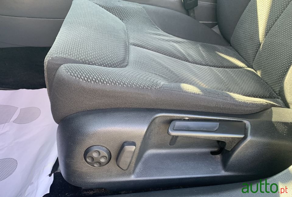 2005' Volkswagen Passat photo #6