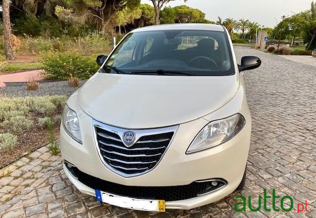 2011' Lancia Ypsilon photo #4