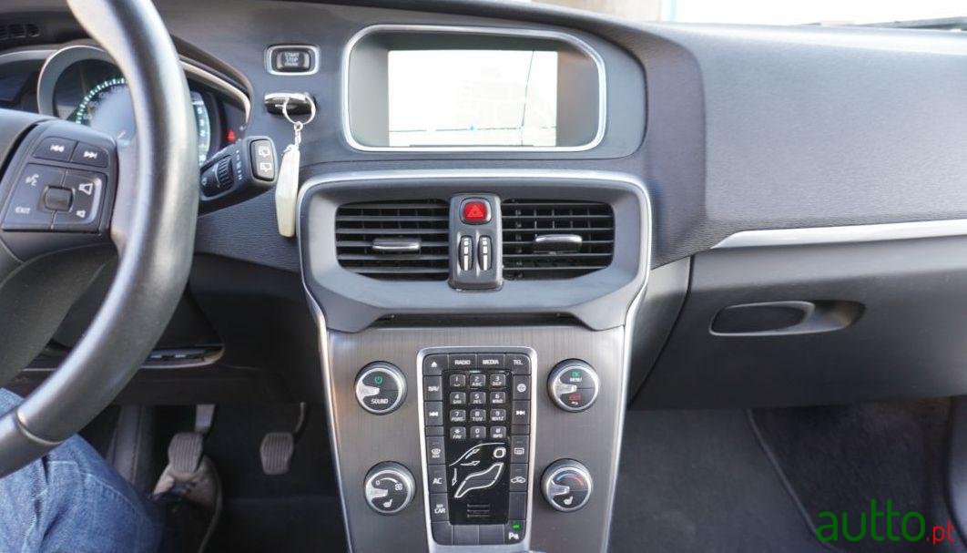 2015' Volvo V40 photo #1