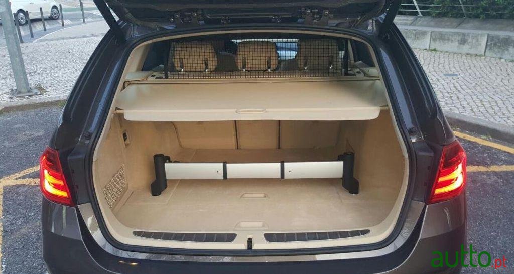 2013' BMW 318 Sport Packet photo #1