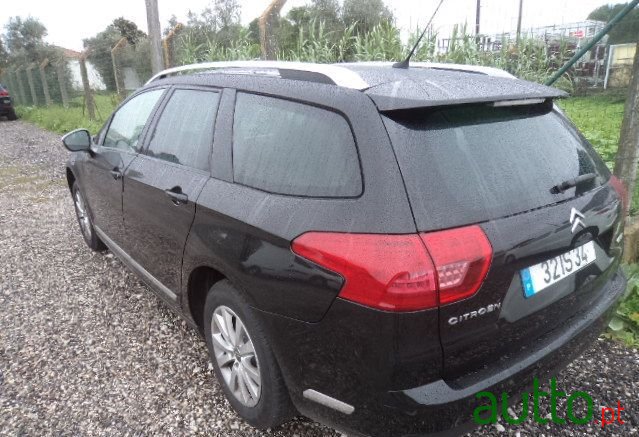 2010' Citroen C5 Tourer photo #4