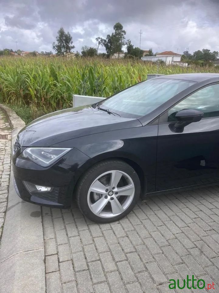 2014' SEAT Leon photo #5