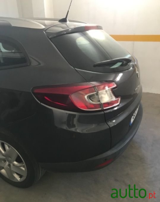 2012' Renault Megane photo #1