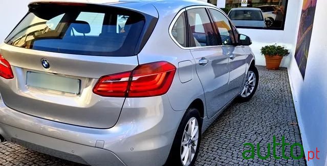2020' BMW 216 Active Tourer photo #6