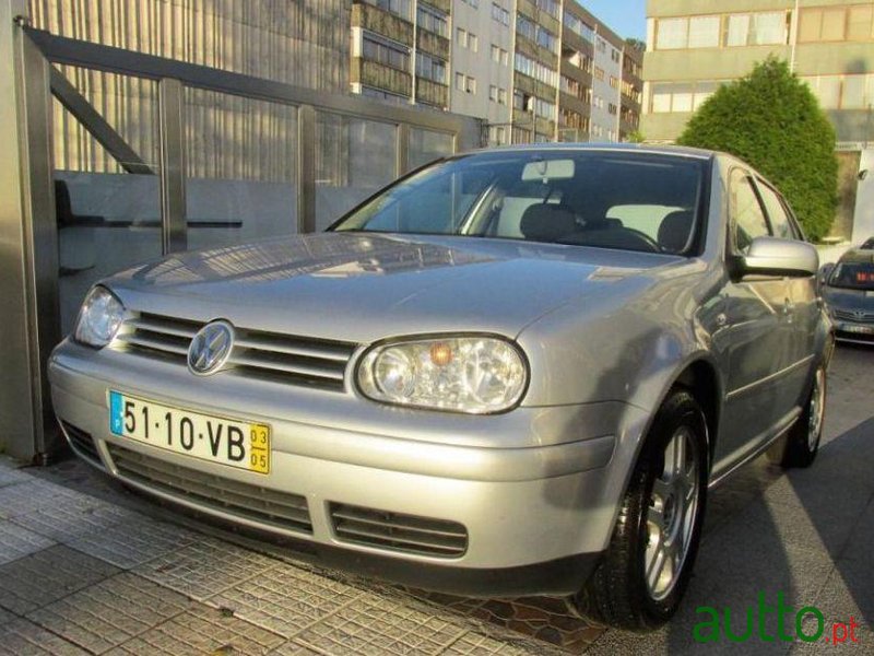 2003' Volkswagen Golf photo #1