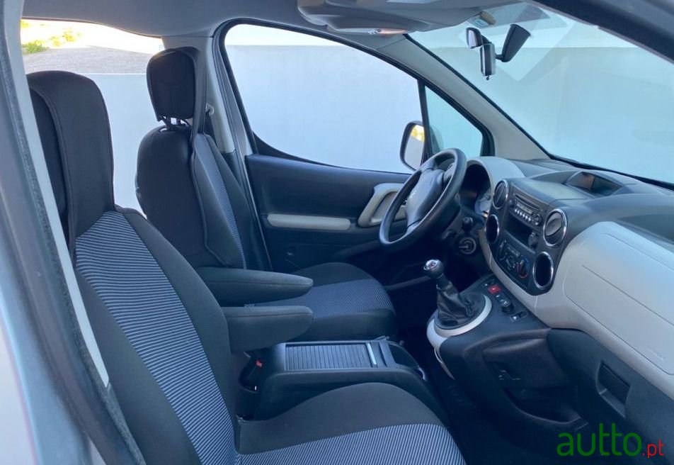 2015' Peugeot Partner photo #4