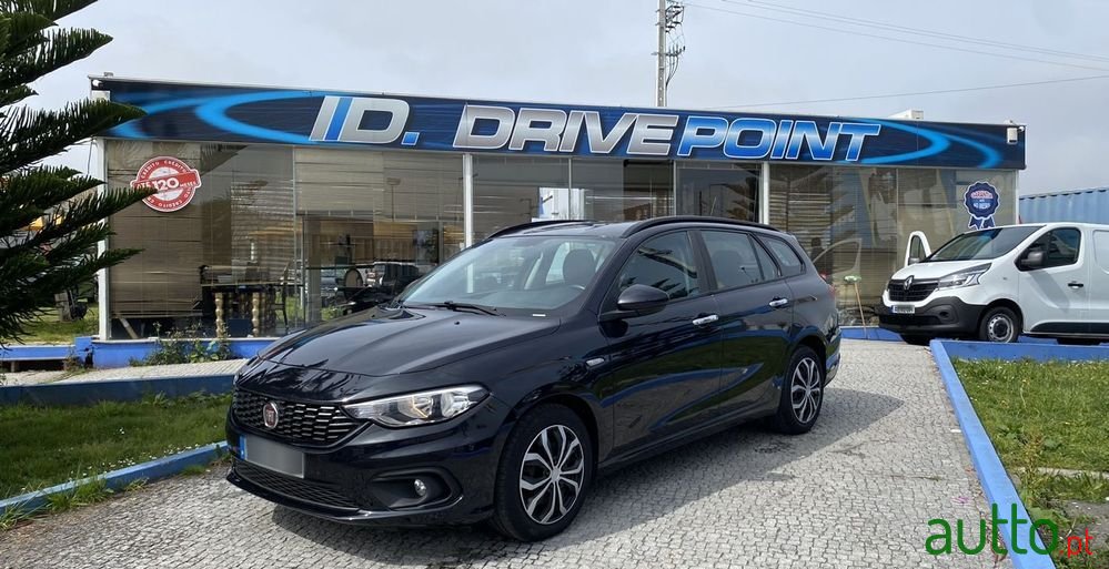 2017' Fiat Tipo Station Wagon photo #1