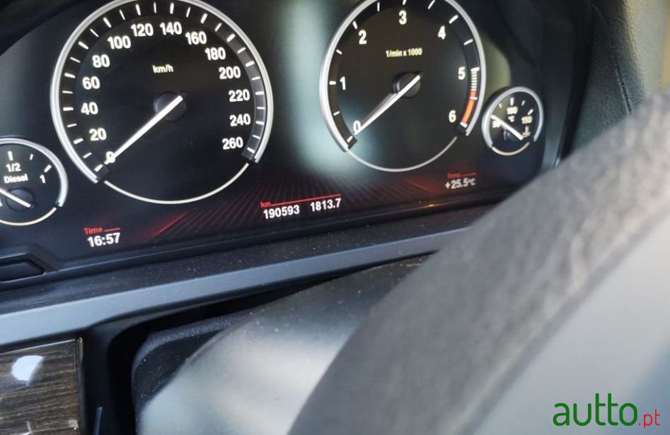 2012' BMW 740 photo #2