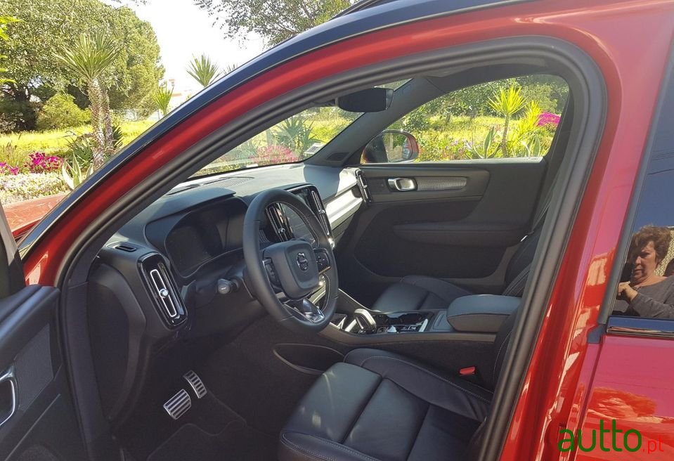 2020' Volvo Xc-40 photo #4
