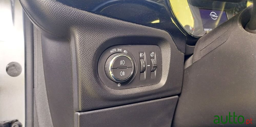 2020' Opel Corsa 1.2 Elegance photo #3