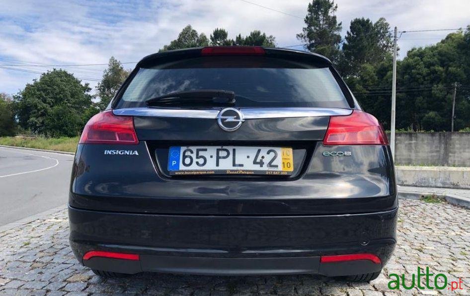 2010' Opel Insignia photo #2