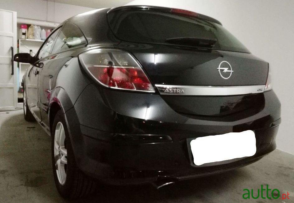 2007' Opel Astra Gtc photo #1