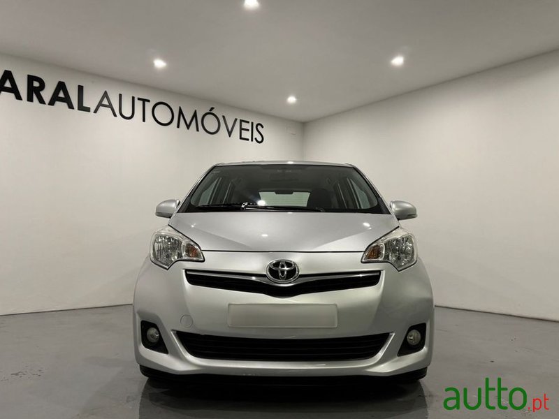 2011' Toyota Verso-S photo #3