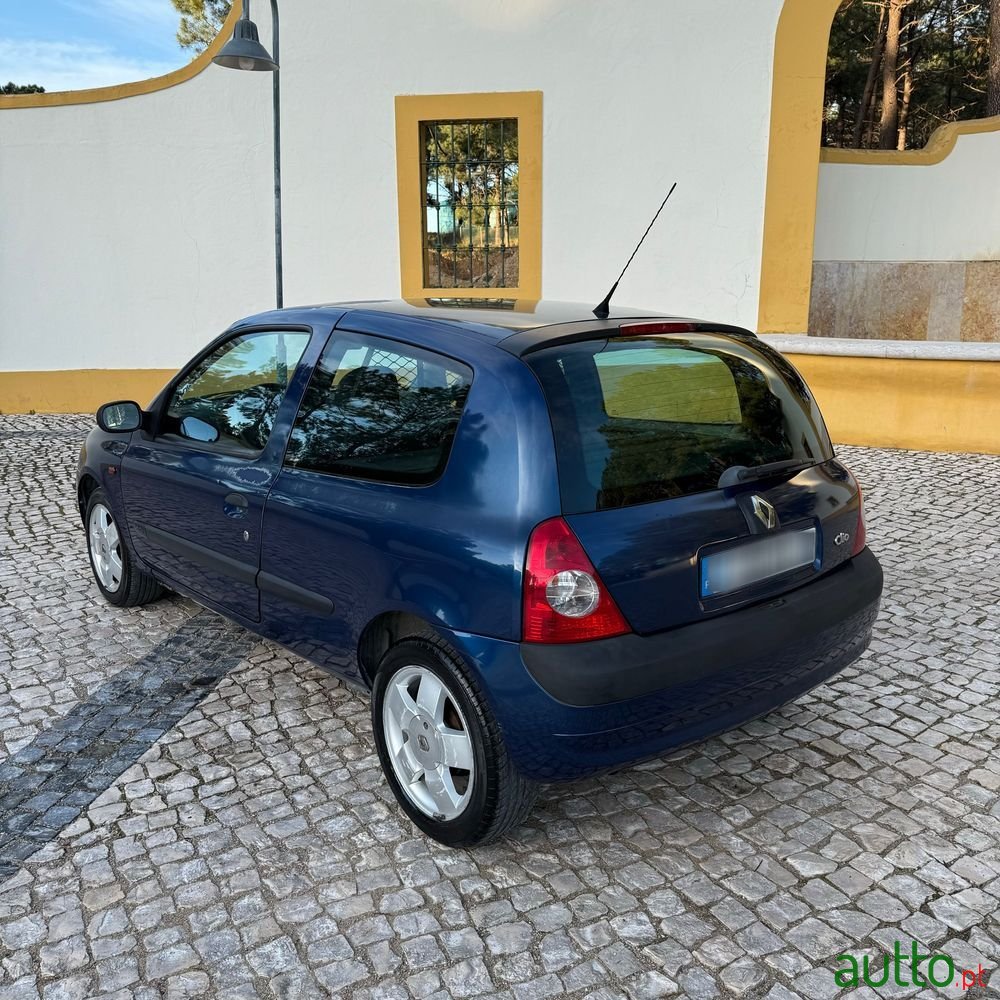 2002' Renault Clio photo #6