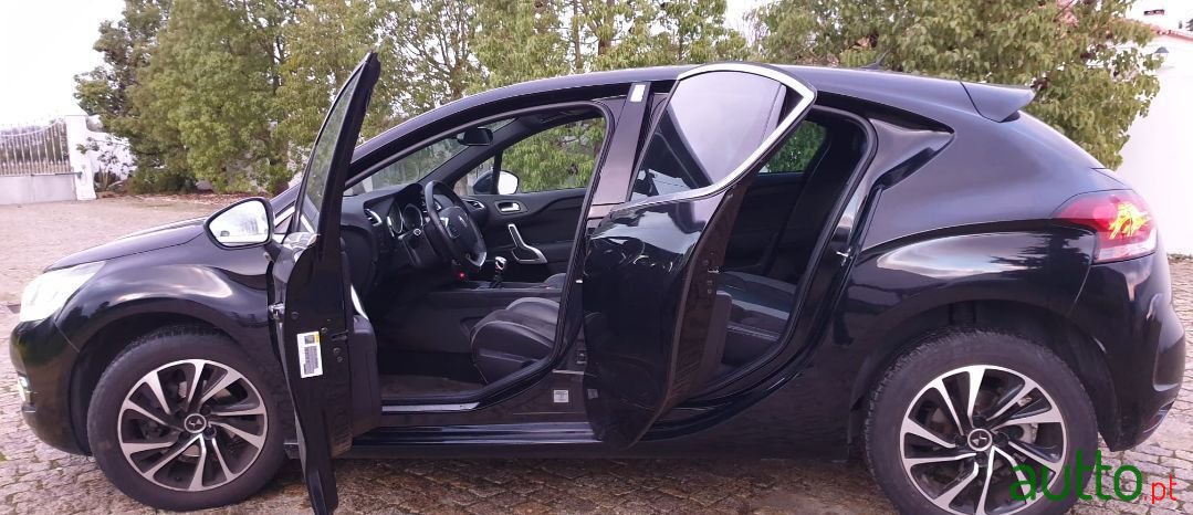 2017' DS Automobiles Ds4 photo #3