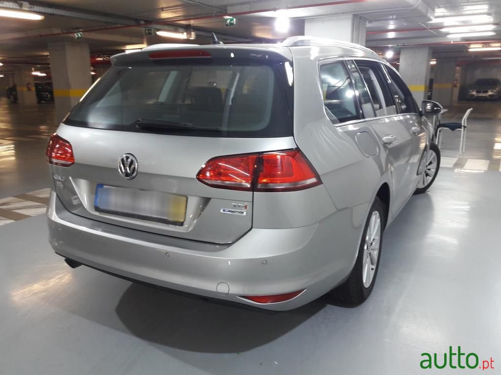 2016' Volkswagen Golf Variant photo #2