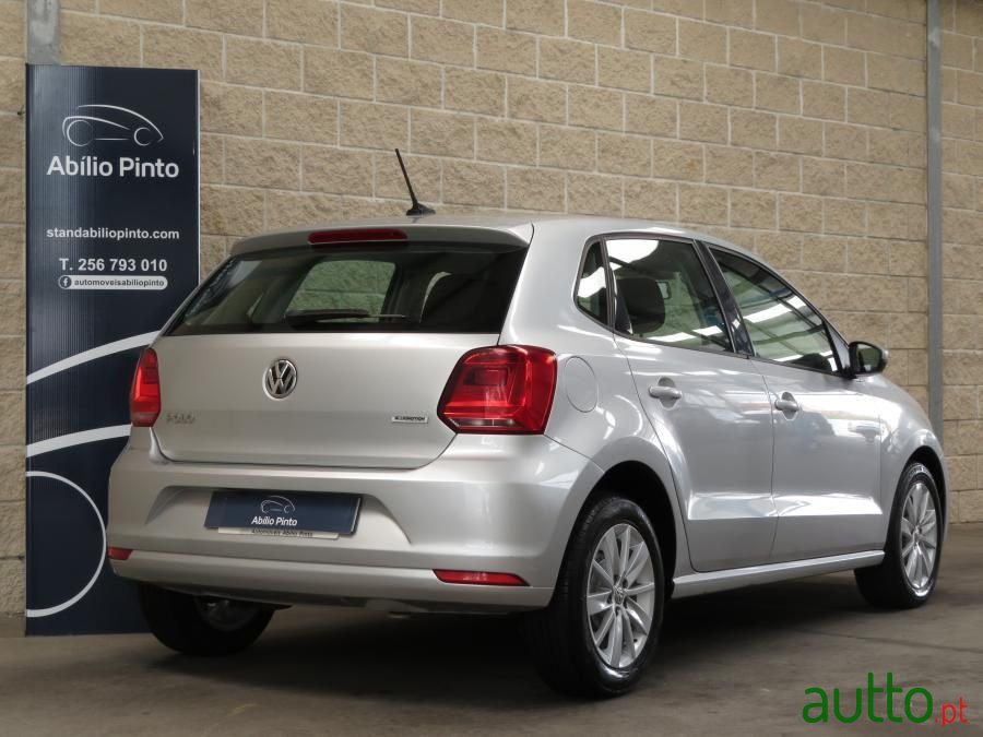 2017' Volkswagen Polo photo #4