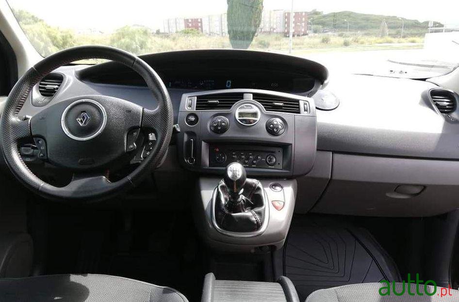 2008' Renault Scenic photo #3