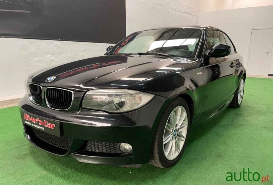 2011' BMW 120 photo #1