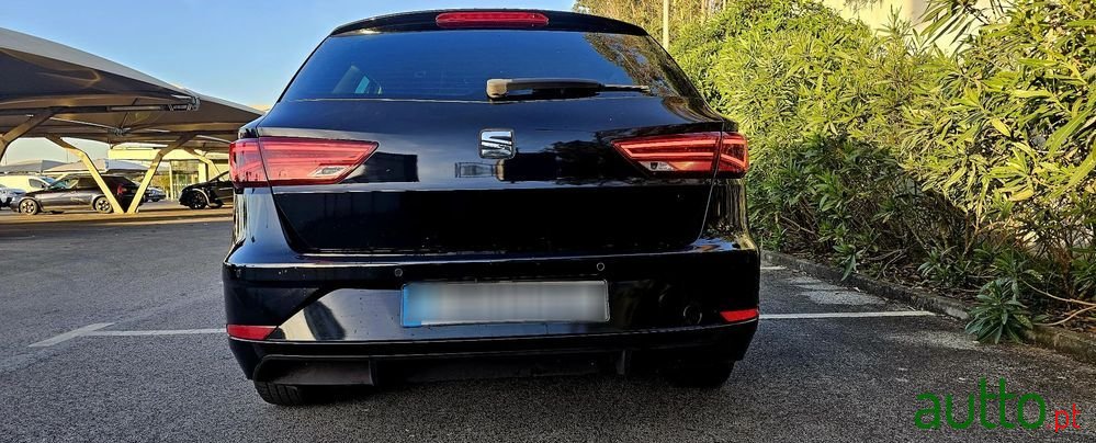 2018' SEAT Leon St photo #2