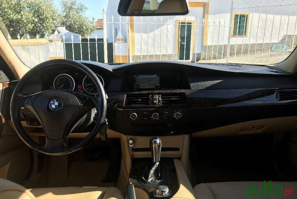 2004' BMW 525 photo #3