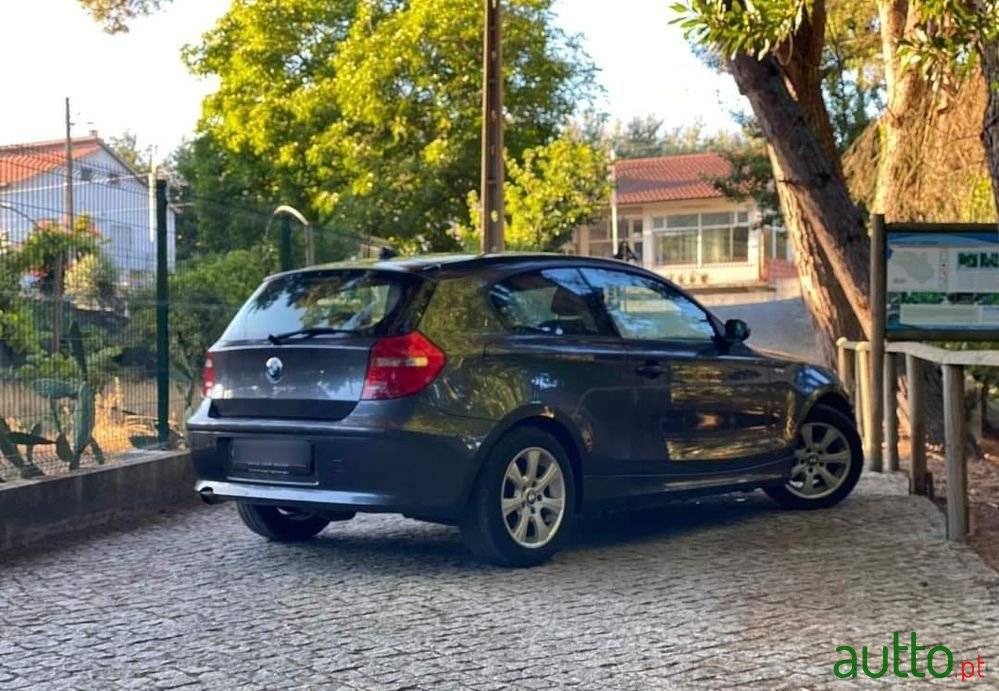 2008' BMW 118 D photo #2