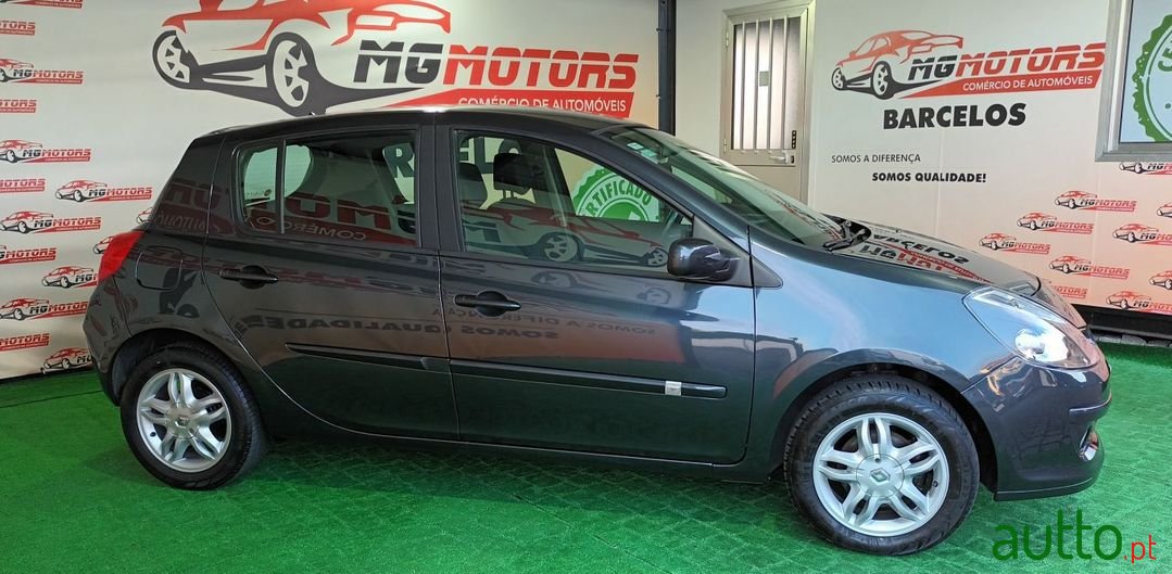 2006' Renault Clio photo #2