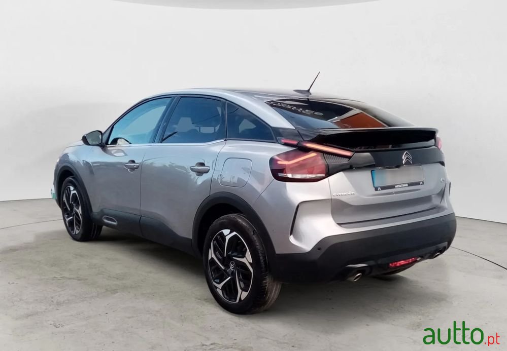 2022' Citroen C4 1.2 Puretech Feel photo #3