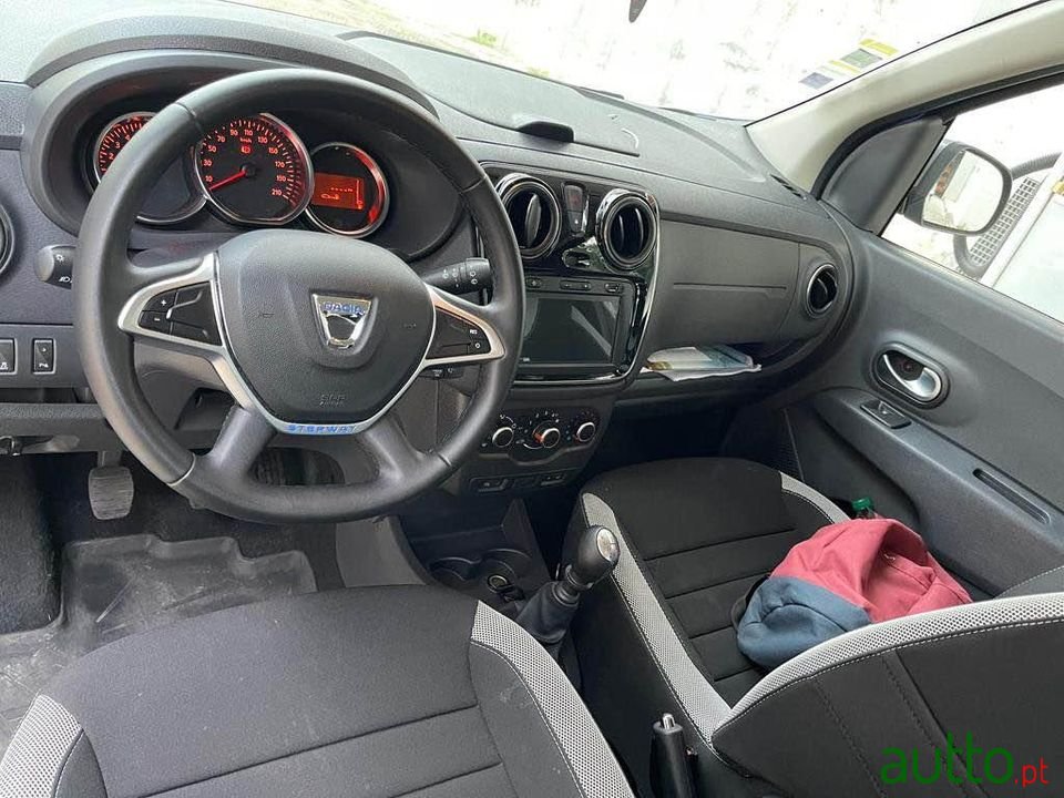2023' Dacia Lodgy photo #7