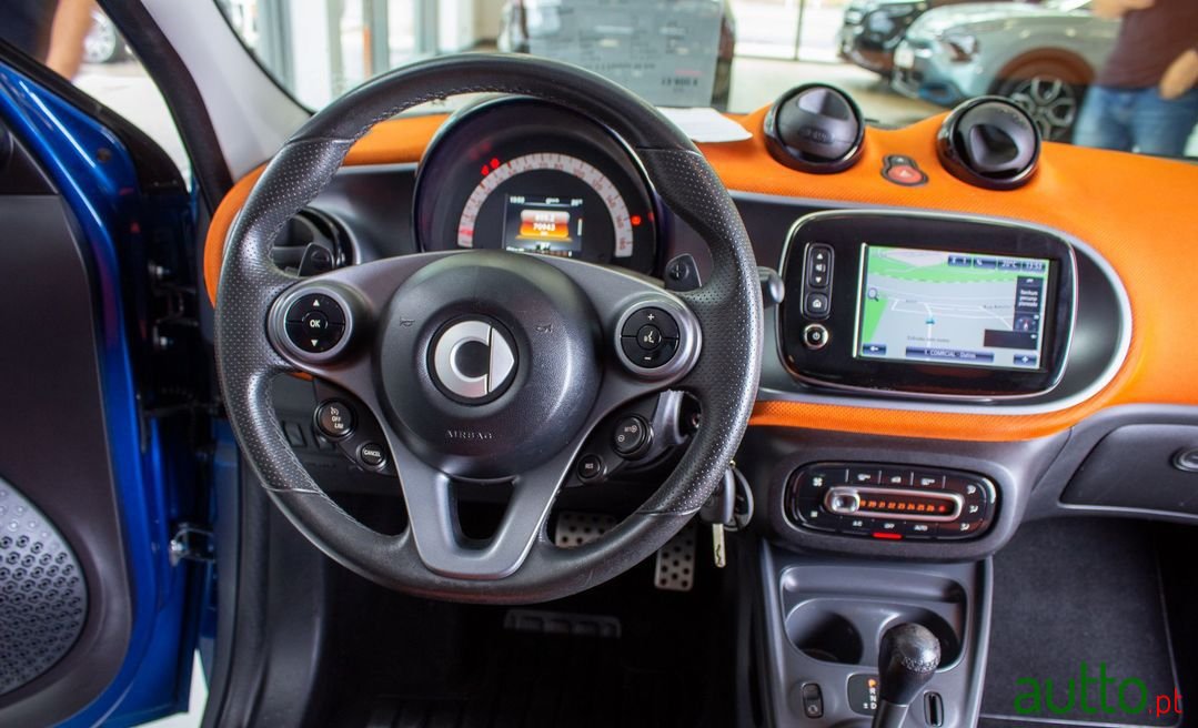 2016' Smart Forfour photo #6