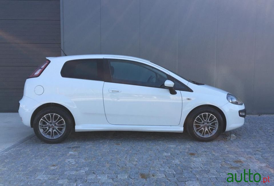 2010' Fiat Grande Punto photo #3