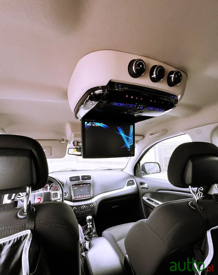 2013' Fiat Freemont 2.0 M-Jet photo #6