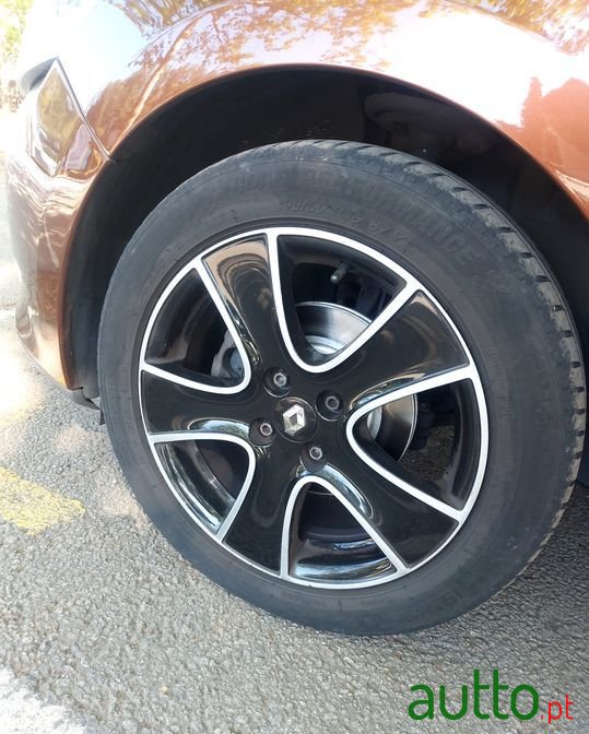 2015' Renault Clio photo #6