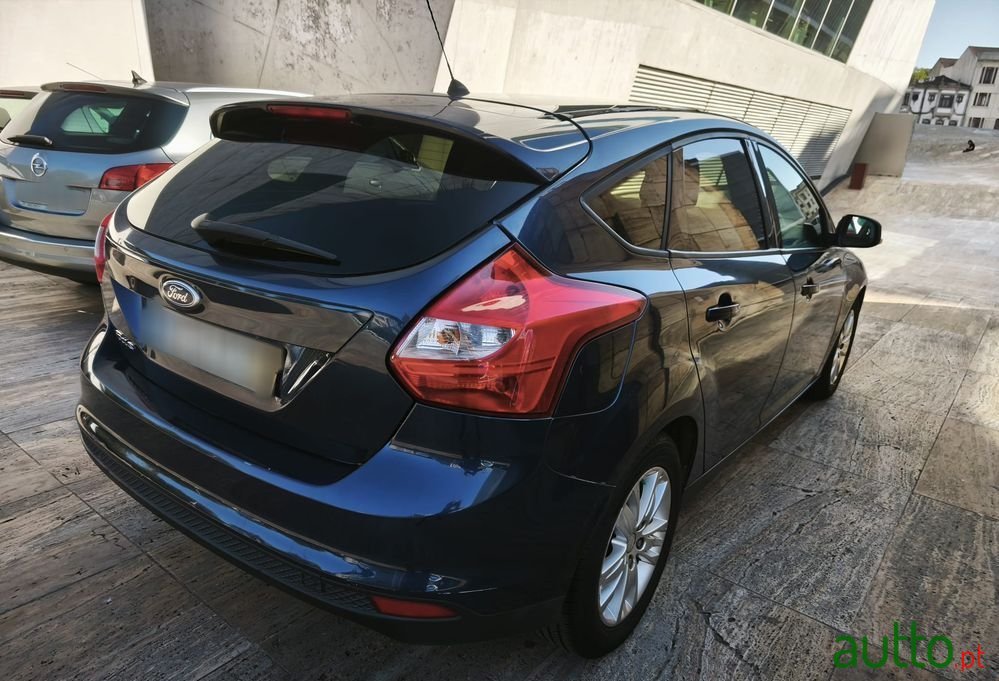 2011' Ford Focus 1.6 Tdci Trend photo #2