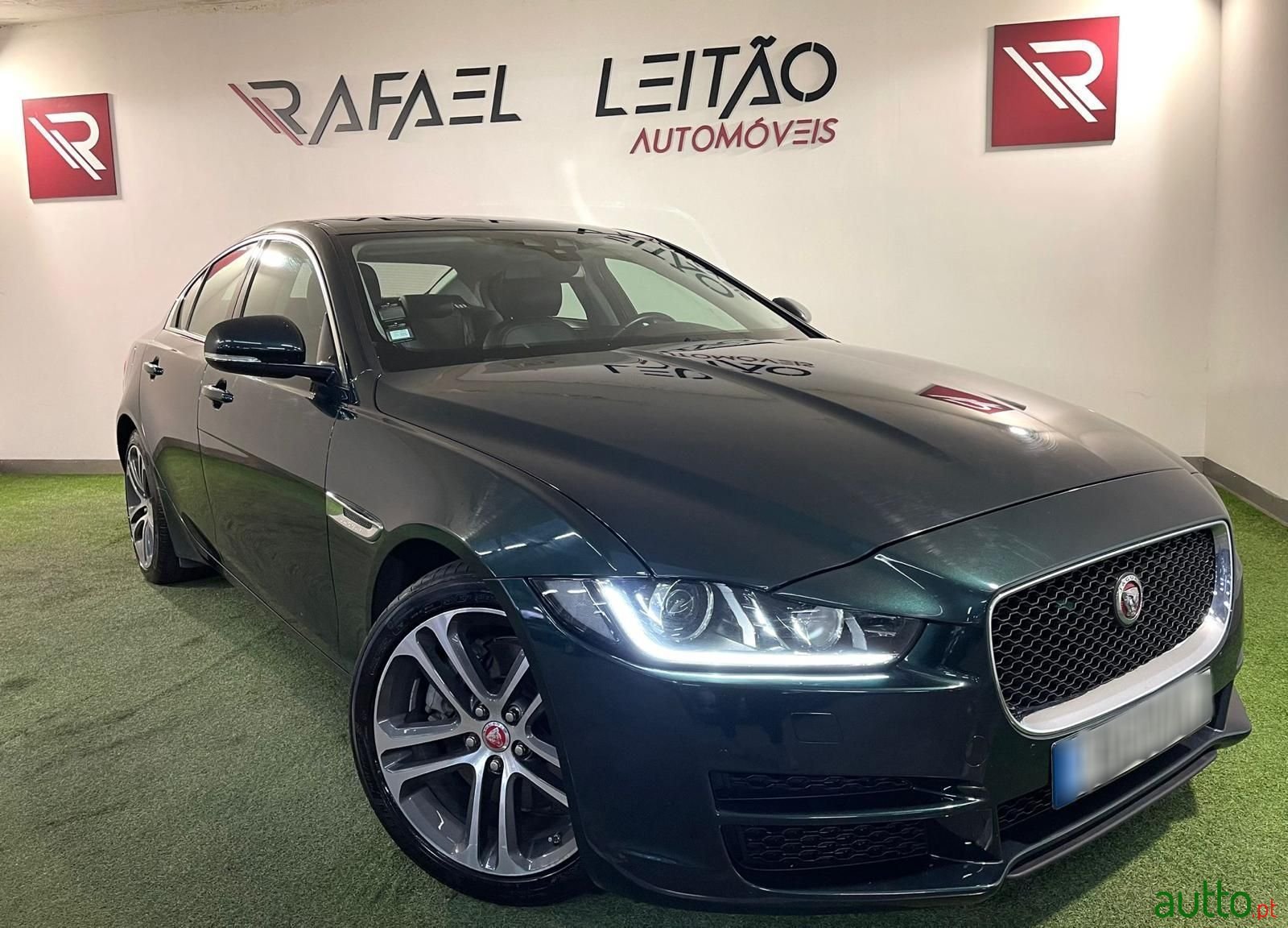 2015' Jaguar XE photo #3