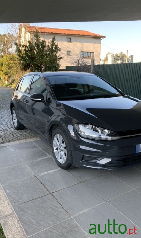 2018' Volkswagen Golf photo #1