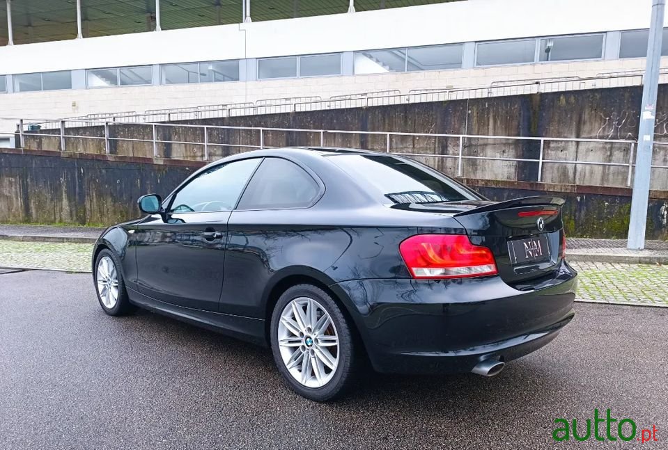 2011' BMW 120 photo #4