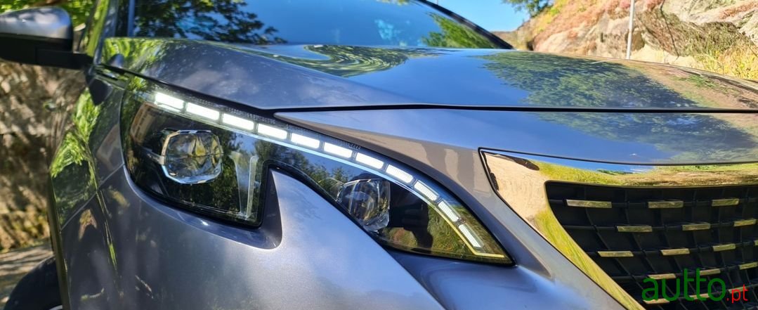 2018' Peugeot 3008 photo #3